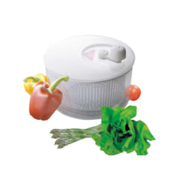 蔬菜排水器在沙丁鱼沙拉中